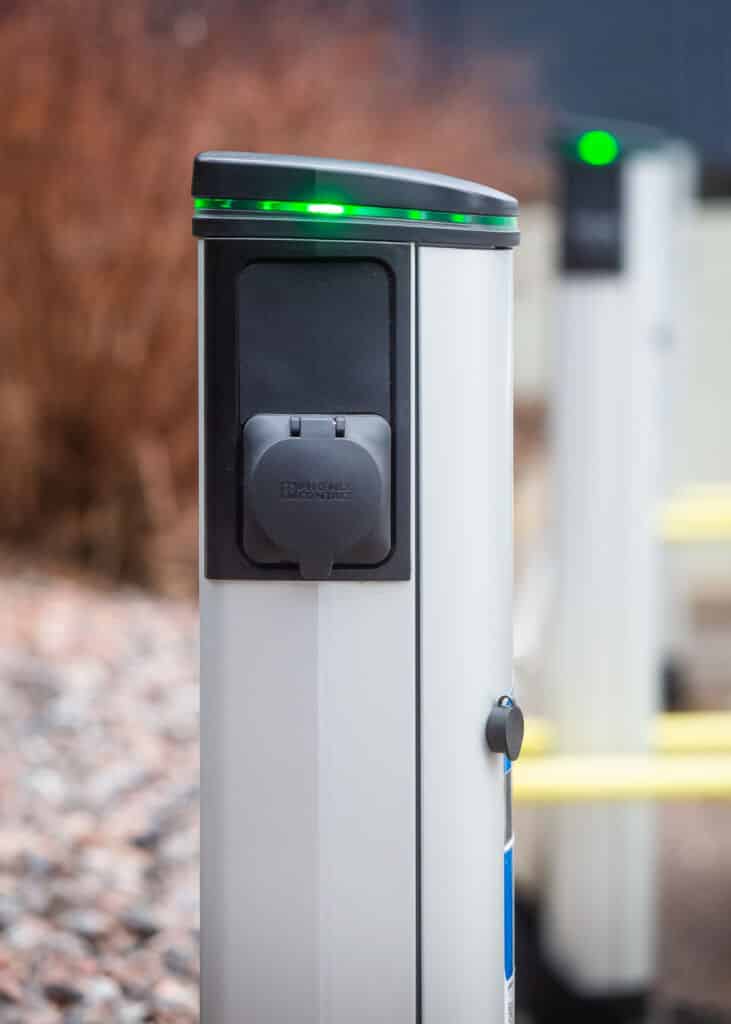 Elektra elektriauto laadimine