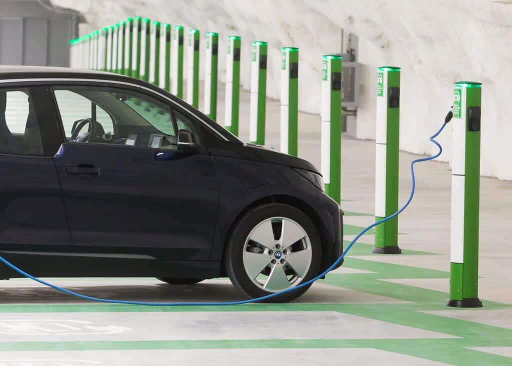 Elektra elektriauto laadimislahendus Redi kaubanduskeskuses, Helsingi