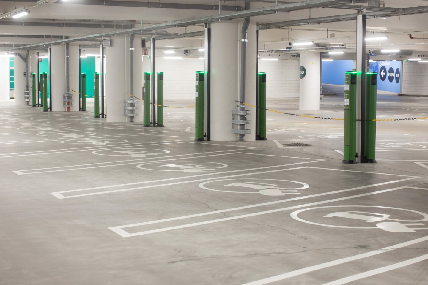 Elektra elektriauto laadimine Mall of Triplas, Helsingi